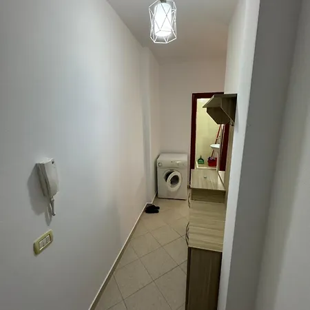 Ridi Apartament's アパート